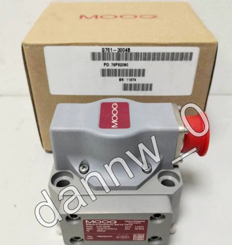 1PC NEW In Box MOOG G761-3004B Injection Servo Valve