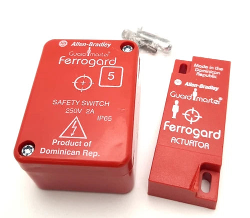 Allen Bradley 440N-G02009 Guardmaster Safety Switch + Actuator, 250v AC 2A NC