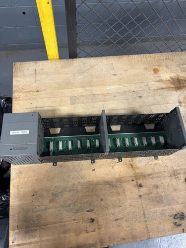 CRACKED ALLEN BRADLEY 1746-A13 Rack W/ SLC 500 1746-P4 Power Supply Ser A USED