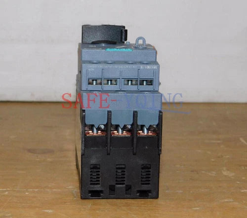 One New Siemens 3RV2021-1EA15 3RV2 021-1EA15 Circuit Breaker