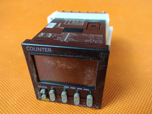 1PC New In Box Omron H7CX-A4W-N 100-240VAC Counter