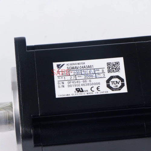 1PIECE YASKAWA SERVO MOTOR SGMAV-04A3A61 NEW