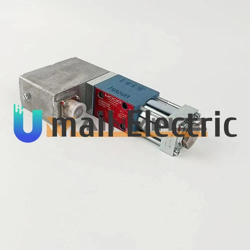 For ONE New MOOG D633-308B VALVE