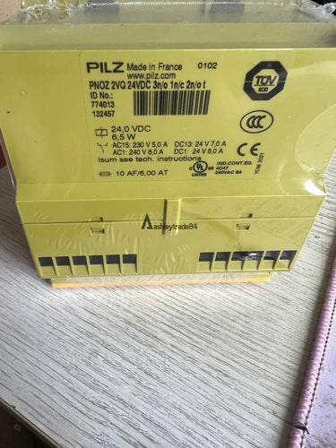 1PC New Pilz 774013 PNOZ 2VQ 24VDC Safety Relay
