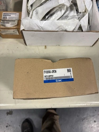 New SMC ITV1050-31F2BN3 Valve