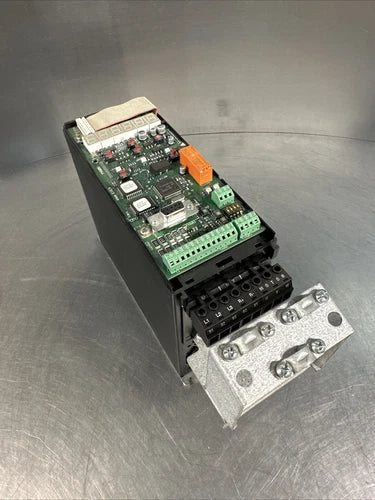 DANFOSS  195N1030 VLT2811  380-480V AC Drive  w/ Control Interface board(1D-03)