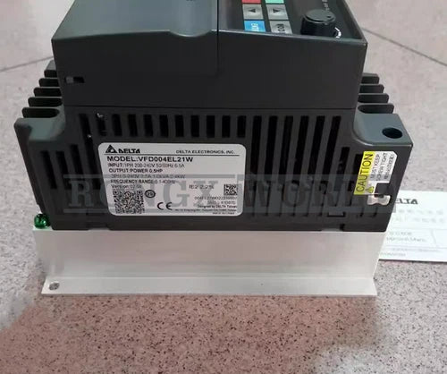 1PCS NEW DELTA Inverter Frequency converter VFD004EL21W