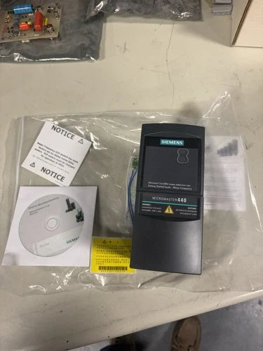 NEW NO BOX SIEMENS 6SE6440-2AB17-5AA1 MICROMASTER 440 AC DRIVE