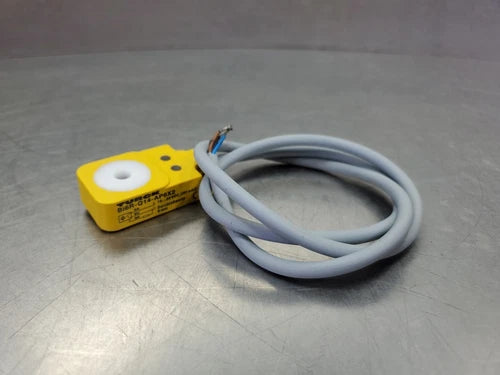 TURCK Bi6R-Q14-AP6X2 10-30VDC 200mA Sensor.                                5E-16