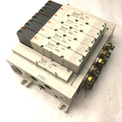 Bank of 5 SMC VQ4200-5 Solenoid Valve, 24VDC, 2-Position 5-Port, 0.15-1.0MPa