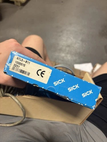 NEW SICK NTL6-B11 SCANNER FIBER CONTRAST SENSOR 10-30VDC 2M