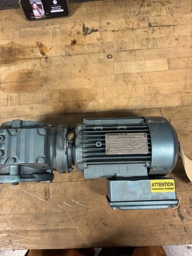 NEW NO BOX SEW DFT80K2 1HP SA47TDT80K2 Gear Motor 3300RPM 3PH  9.23:1 Ratio