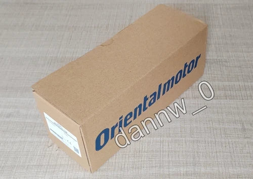 New In Box VEXTA Orientalmotor 2RK6GN-CM