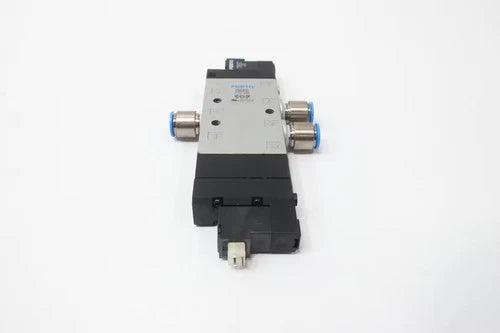 Festo CPE24-M1H-5/3G-QS-12 Pneumatic Solenoid Valve 10psi 20.4-26.4v-dc