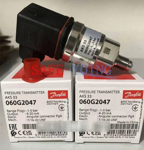 One NEW Danfoss AKS33 060G2047 pressure transmitter