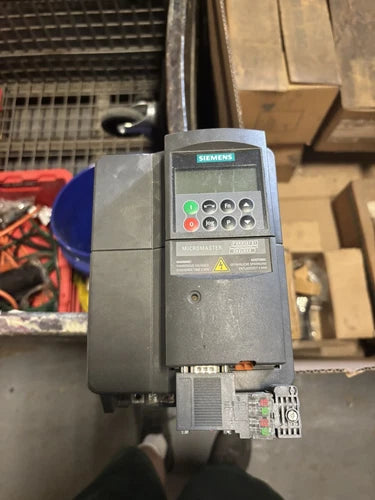 Siemens Micromaster 420 Drive 380-480V  6SE6420-2UD22-2BA1 USED