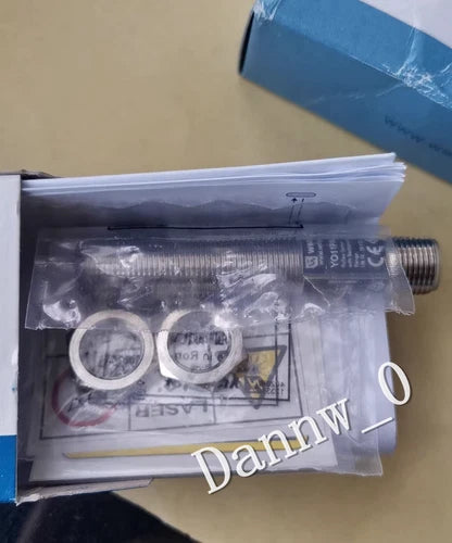 New In Box Original Wenglor YO11PA3 Reflex Sensor