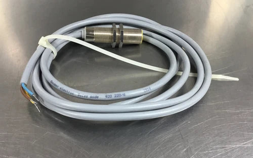 Baumer Electric Proximity Sensor  0920 220/6  Swiss Made 920 220/6        5E-1/6