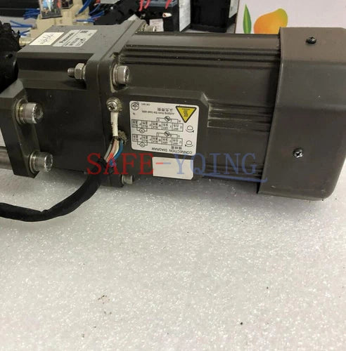 1PCS Panasonic M9MZ90G4YGA Servo Motor 3 Phase 90W Used