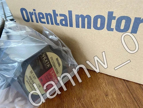 New In Box VEXTA Orientalmotor PK569AHWM Stepping Motor