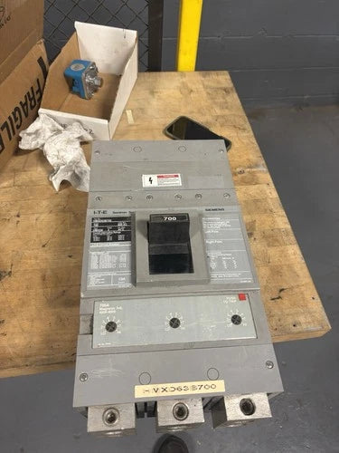 NEW NO BOX Siemens HMXD63B700 Circuit Breaker 700 Amp 600 Volt