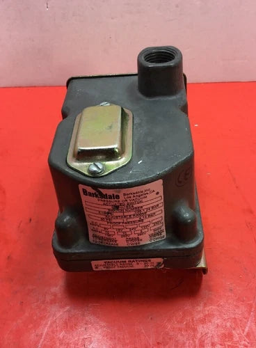 Barksdale DPD1T-H18SS Pressure Switch .4-18 PSI     6C