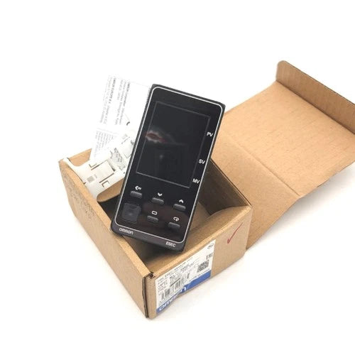 Omron E5EC-RR4A5M-000 Digital Temperature Controller 100-240VAC Relay Output