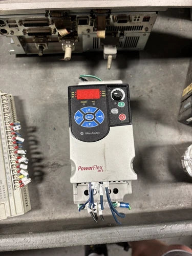 Allen Bradley Powerflex 4M 22F-A4P2N103 DRIVE Series A USED