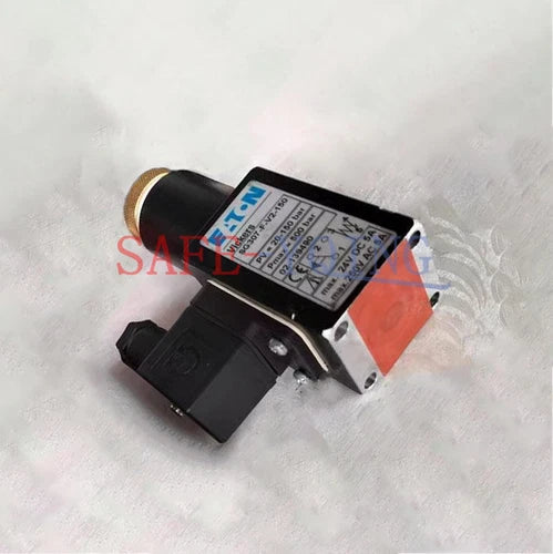 1PC Eaton Vickers SG307-F-V2-150 pressure switch New