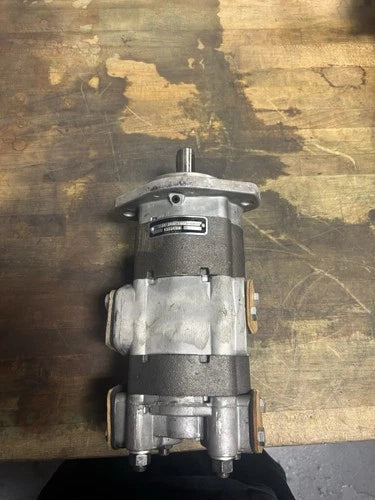 NEW NO BOX Parker Tyrone Clutch Pump TP16-200-100A-5N3 Gear