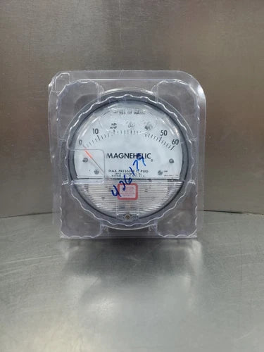 Dwyer Magnehelic W32AC TK Pressure Gauge, 0-60 INCHES OF WATER.            6B-11