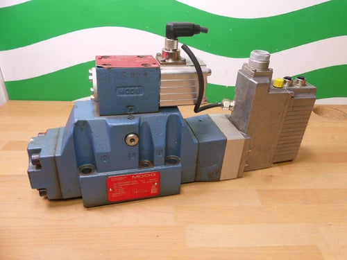 MOOG D672-0091-0001 Proportionalventil P02KZF6NE92-AES1A1