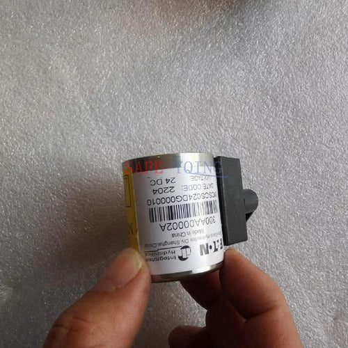 1PC NEW FOR Vickers Solenoid valve coil 300AA00002A