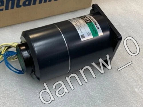 New In Box VEXTA OrientalMotor 4RK25RGN-CM