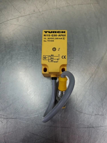 Turck Ni15-Q30-AP6X 10-30VDC 200m Inductive Sensor.                5E-16
