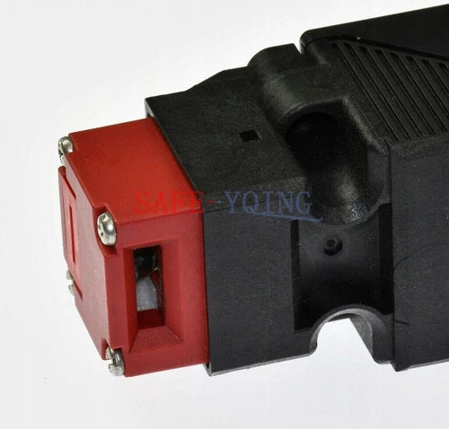 1PC Omron Safety Switch D4GL-2AFA-A NEW