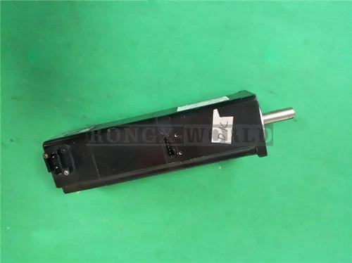 1PC Yaskawa Servo Motor SGMAS-C2A2A4C USED