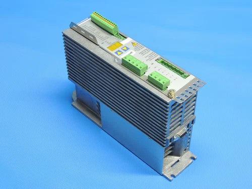 KOLLMORGEN SERVOSTAR 310 S3106 1-NA 4KVA 10A Stecker besch?digt inkl.Rechnung