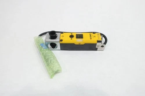 Keyence GS-71PC Power-to-lock Sensor