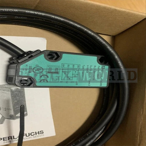 ONE PEPPERL+FUCHS RL31-54/115/136 REFLECTIVE SENSOR NEW