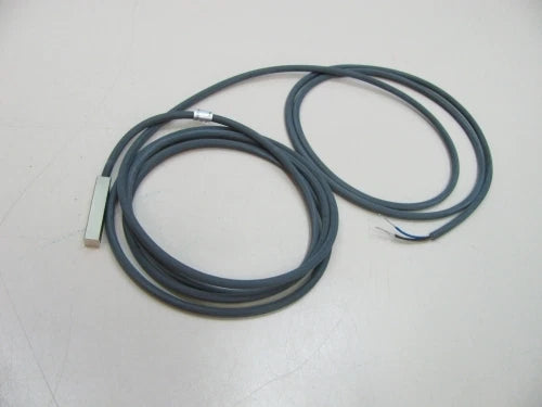 BAUMER ELECTRIC Induktiver N?herungsschalter Proximity Sensor  18431-002-02 NEU