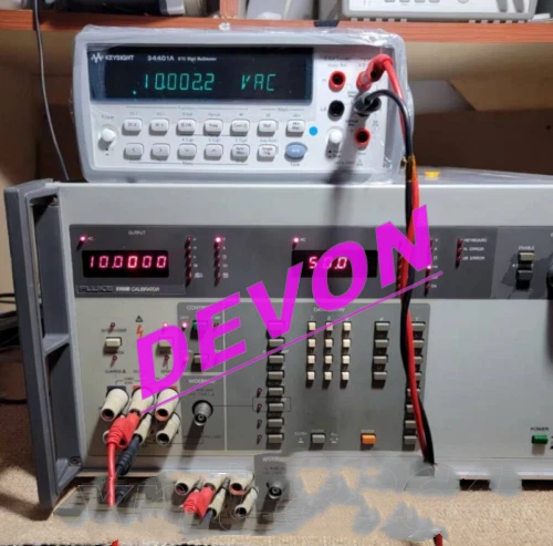 FLUKE 5100B Machine Calibrator