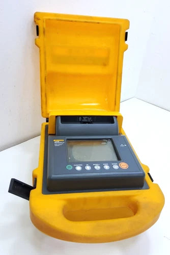 FLUKE 1550B MEGOHM METER