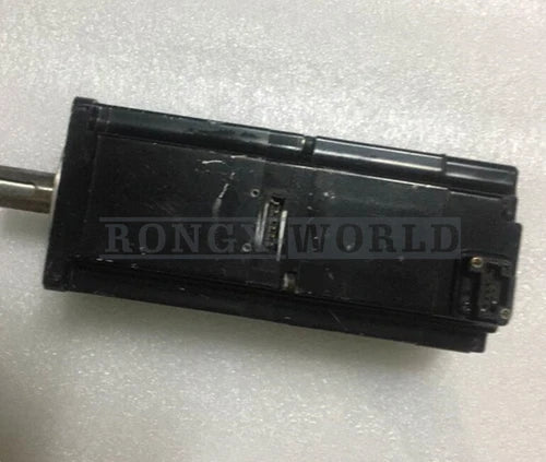 1PC Yaskawa SGMJV-04A3A6C Servo Motor Used