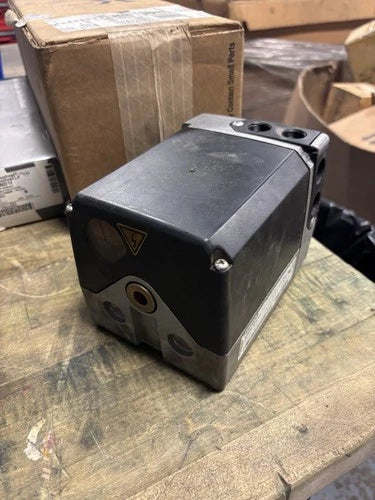 SIEMENS NEW NO BOX SQM50.361R1G3 Servo Motor