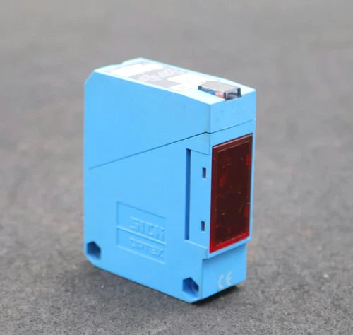 SICK OPTEX Kubisch Optischer Sensor Reflektierend Schaltabstand max. 14m