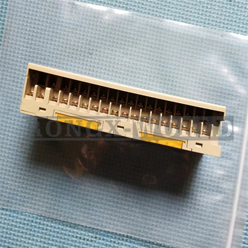 ONE OMRON Control Module B7A-T6B1 USED