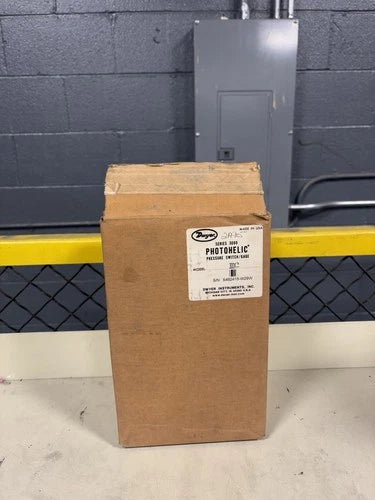 NEW Dwyer 3001C Photohelic? Pressure Gauge 0-0.25