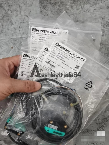 1PCS New Pepperl+Fuchs OBT350-R100-2EP-IO 267075-0080 Sensor