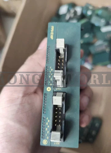 1PCS Panasonic PLC FP0-E16P Used